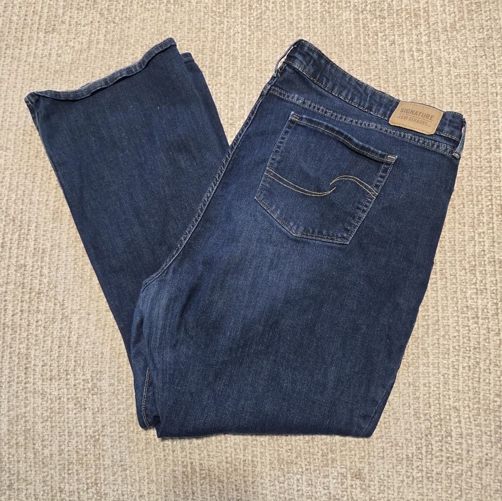 Levi's Mid Rise Bootcut Size 24M W37 x L32 Signature Series